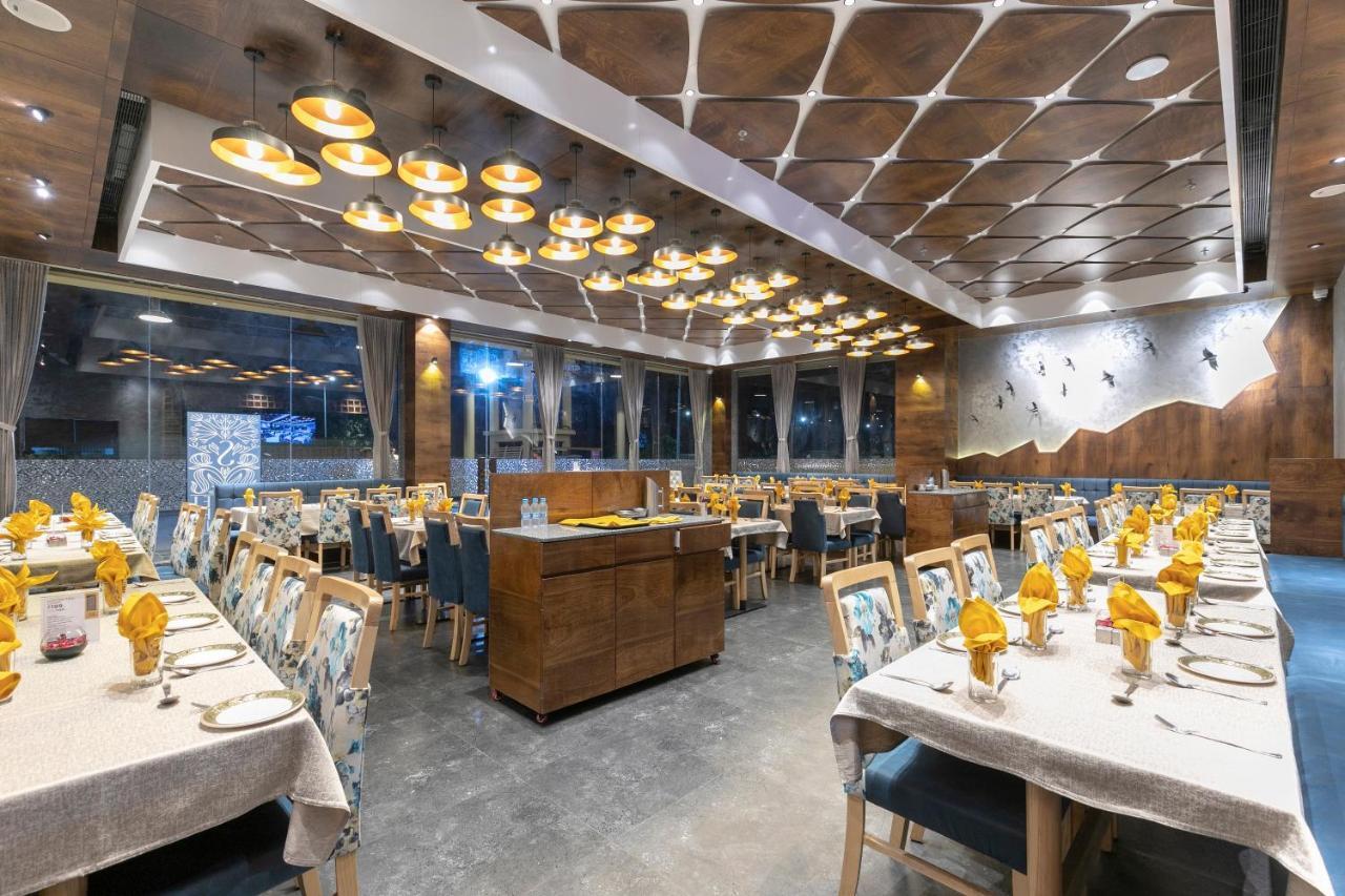 Hotel Silvera Grand アーメダバード エクステリア 写真