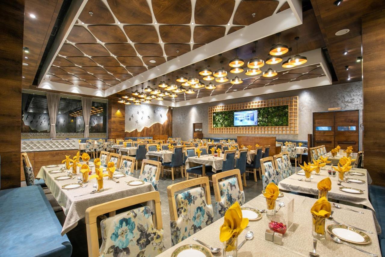 Hotel Silvera Grand アーメダバード エクステリア 写真