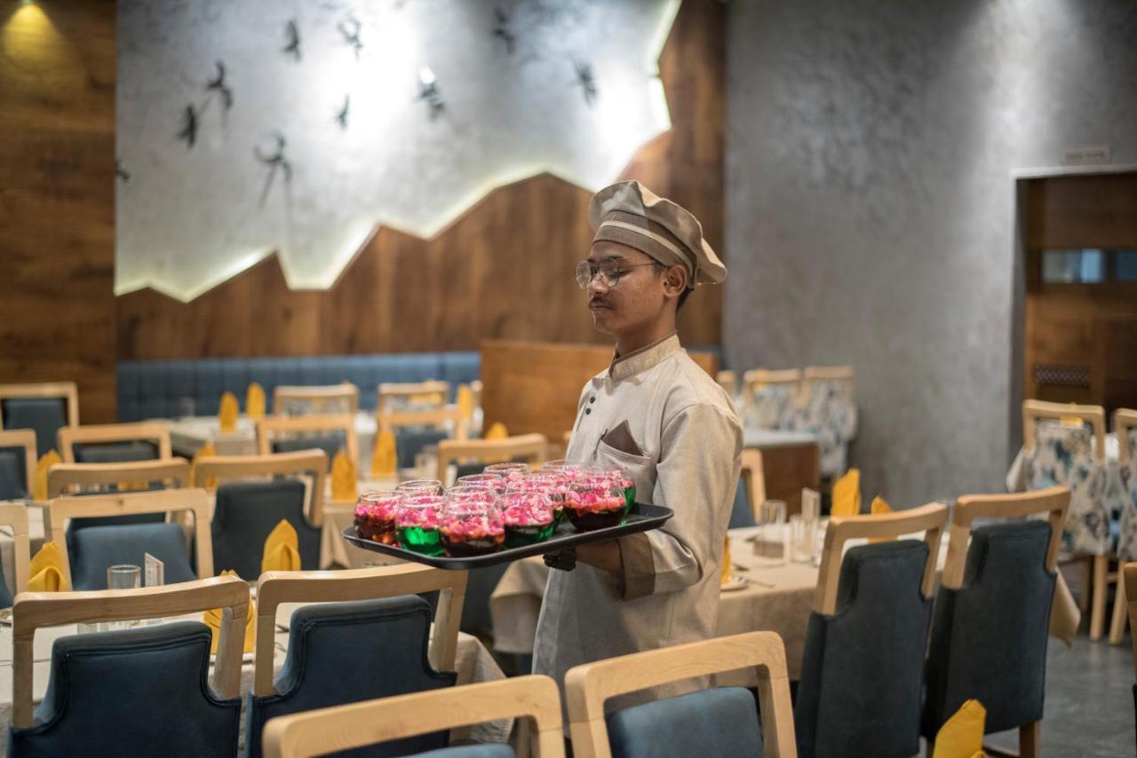 Hotel Silvera Grand アーメダバード エクステリア 写真